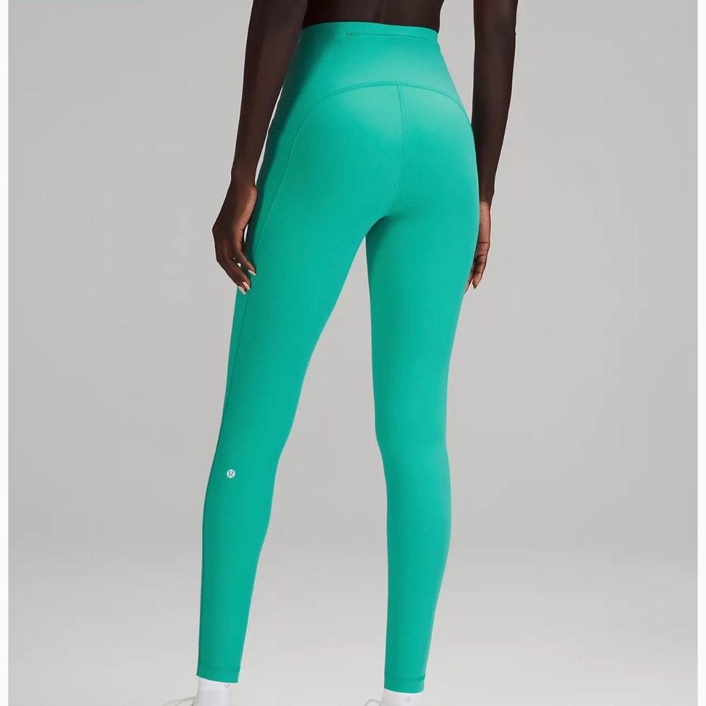 Lululemon - Picture 2 of 4